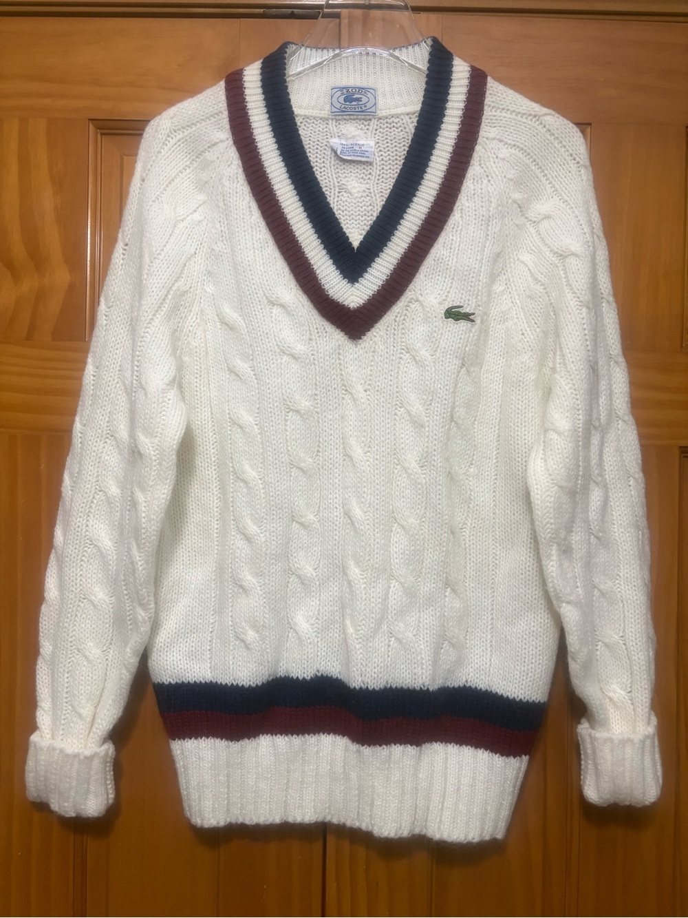 Lacoste Izod Vintage Cable Knit V-Neck Sweater with Navy and Burgundy Trim M EUC